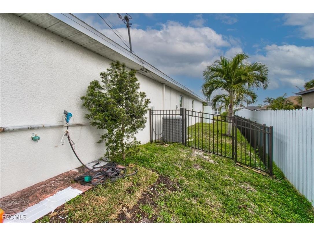 2723 Van Buren Parkway Cape Coral FL 33993 2026000441 image34
