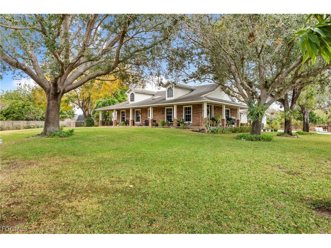 2724 3rd Street SW Lehigh Acres FL 33976 2026007758 image1