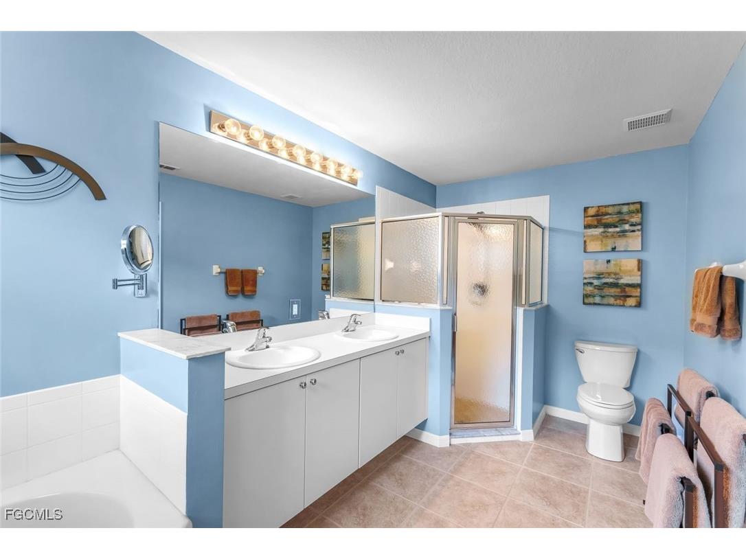 2724 Blue Cypress Lake Court Cape Coral FL 33909 2025013631 image17