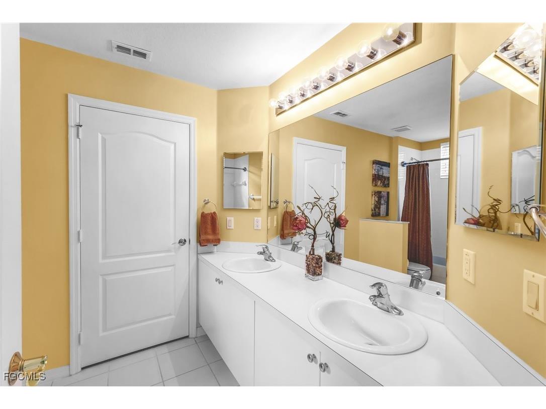 2724 Blue Cypress Lake Court Cape Coral FL 33909 2025013631 image21