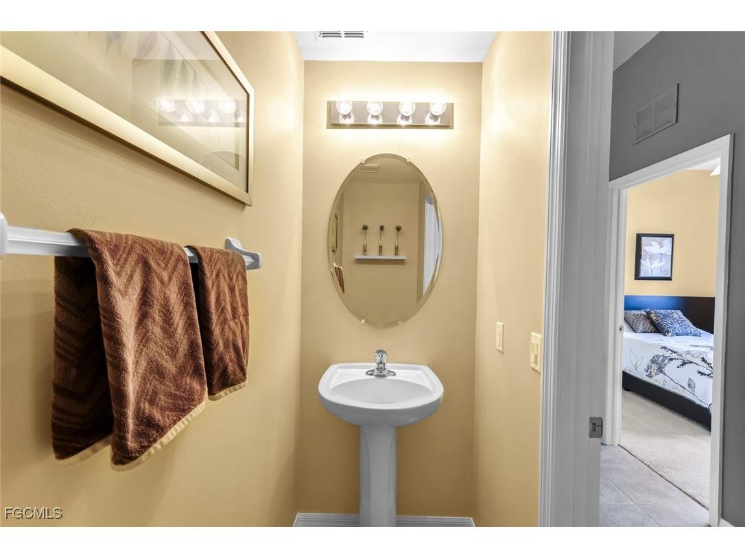 2724 Blue Cypress Lake Court Cape Coral FL 33909 2025013631 image23