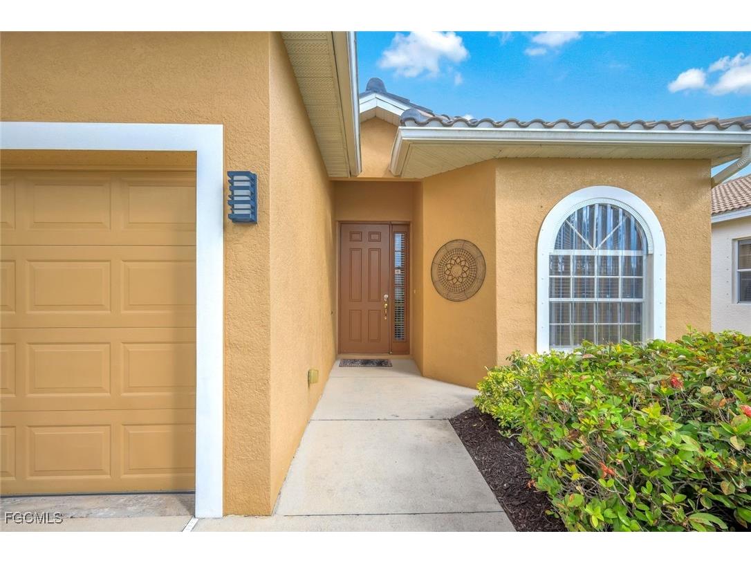 2724 Blue Cypress Lake Court Cape Coral FL 33909 2025013631 image6