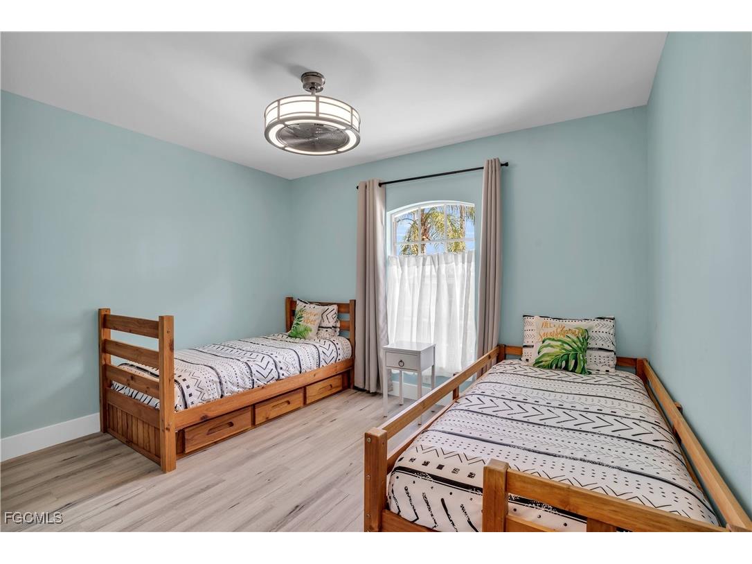 2724 Cape Coral Parkway W Cape Coral FL 33914 2025021453 image12