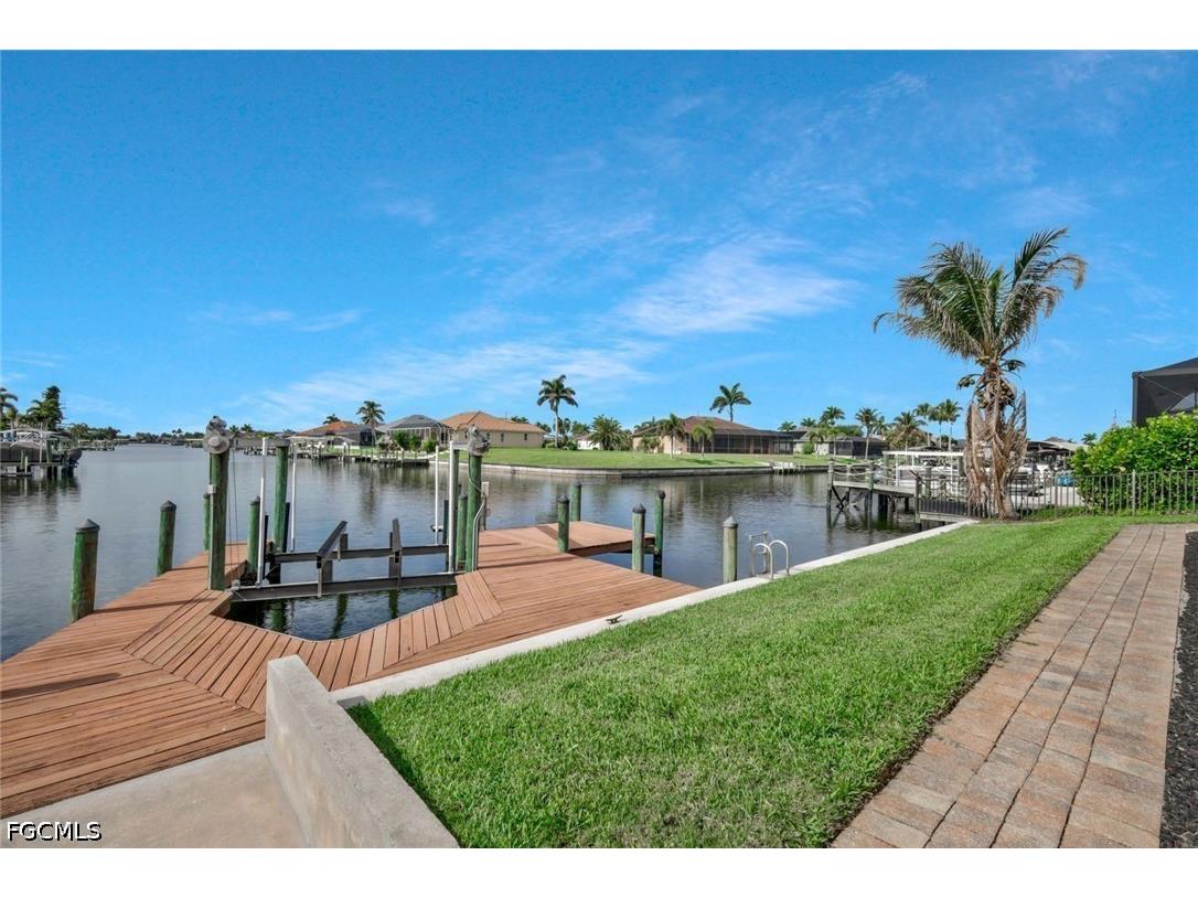 2724 Gleason Parkway Cape Coral FL 33914 2026008183 image3