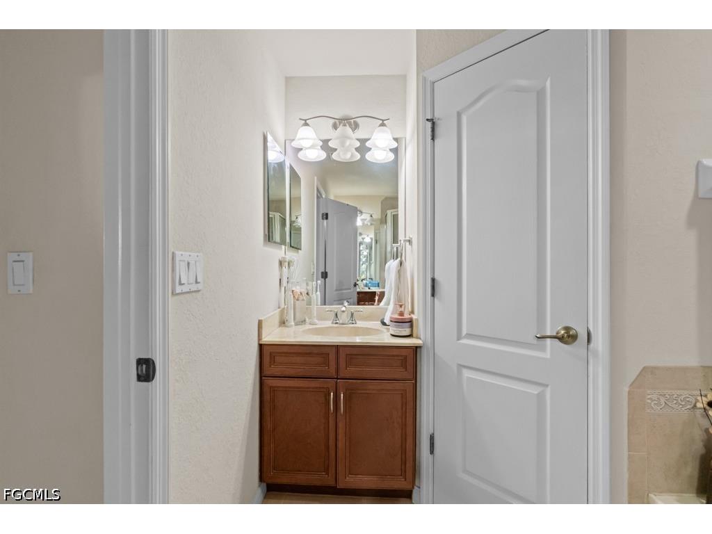 2724 NW 21st Terrace Cape Coral FL 33993 2026020240 image27