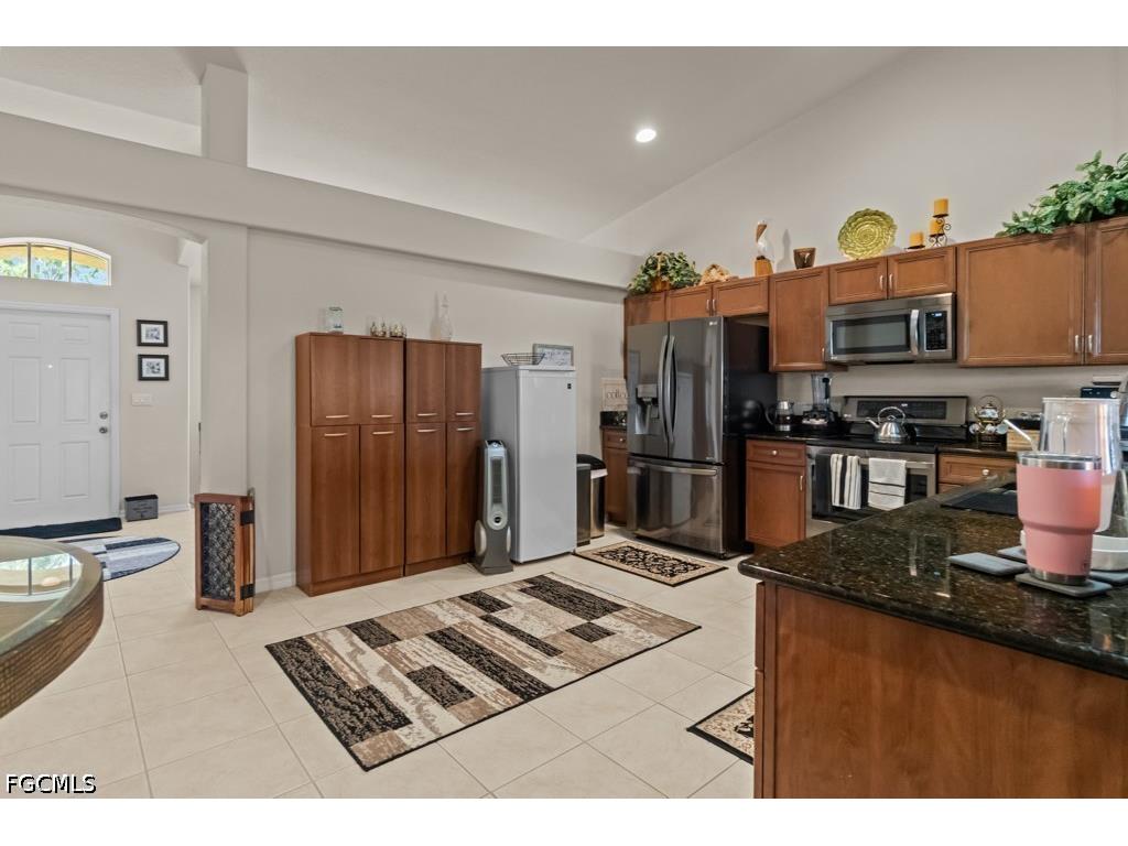 2724 NW 21st Terrace Cape Coral FL 33993 2026020240 image4
