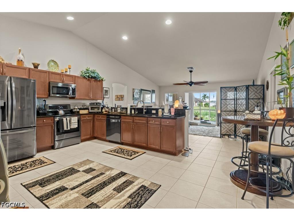 2724 NW 21st Terrace Cape Coral FL 33993 2026020240 image6