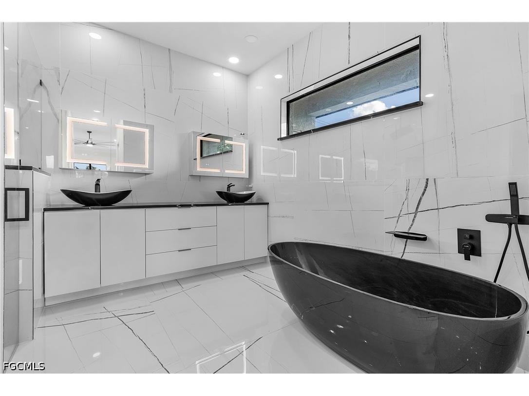 2724 NW 7th Place Cape Coral FL 33993 2026021857 image23