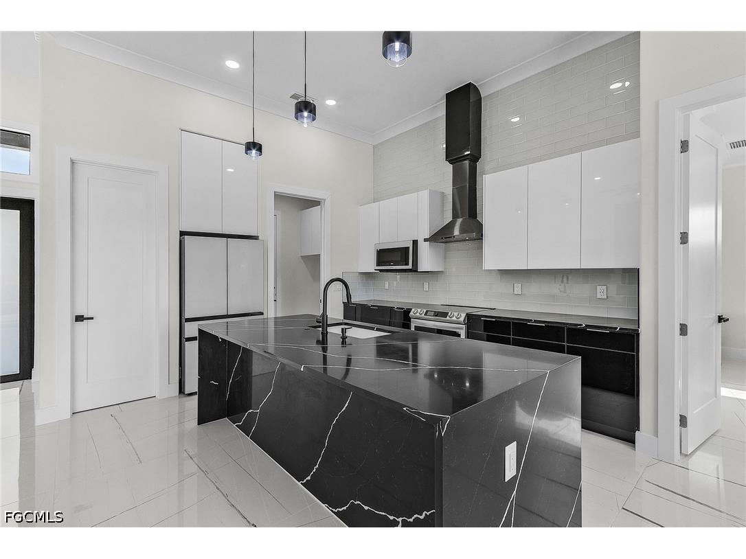 2724 NW 7th Place Cape Coral FL 33993 2026021857 image3