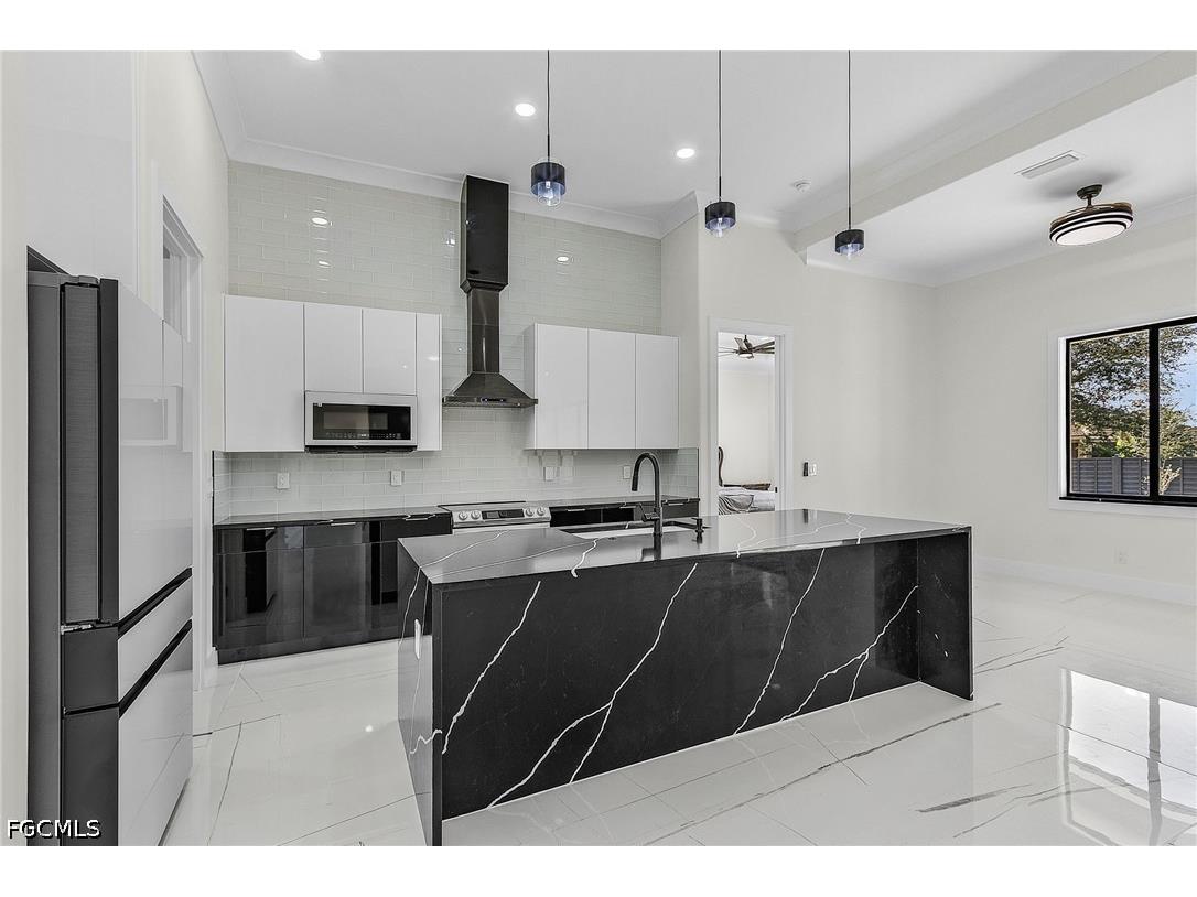 2724 NW 7th Place Cape Coral FL 33993 2026021857 image5