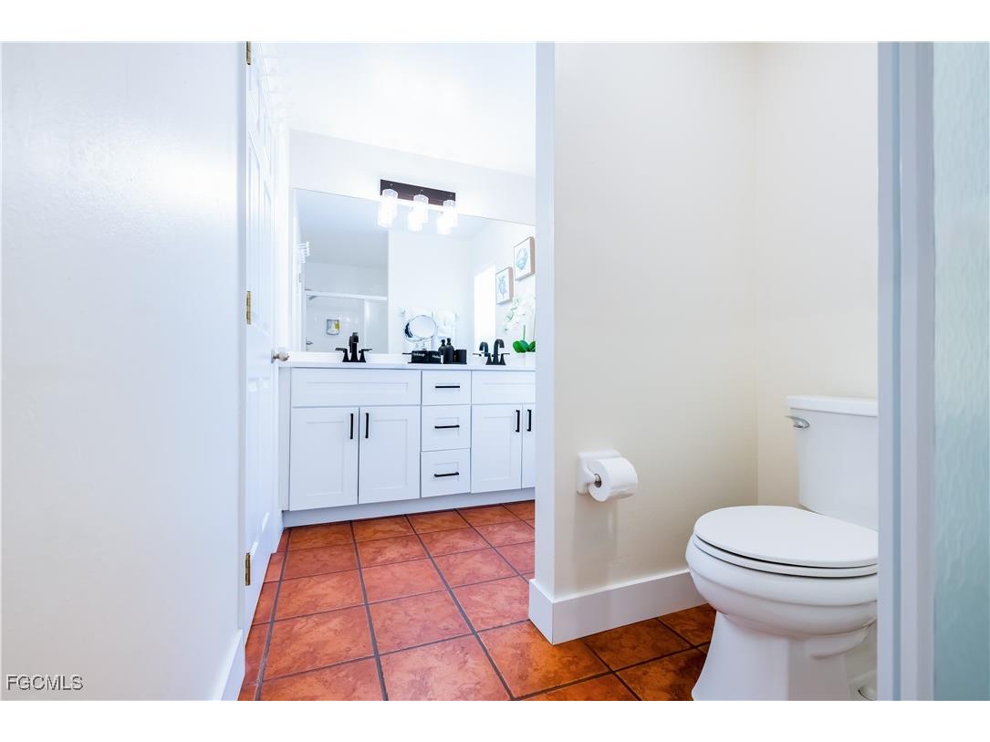 2724 SW 1st Terrace Cape Coral FL 33991 224098910 image16