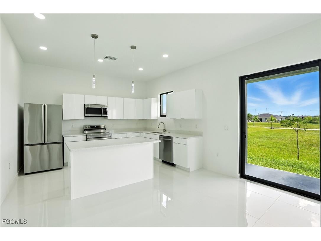 2725 Embers Parkway W Cape Coral FL 33993 2025003829 image11