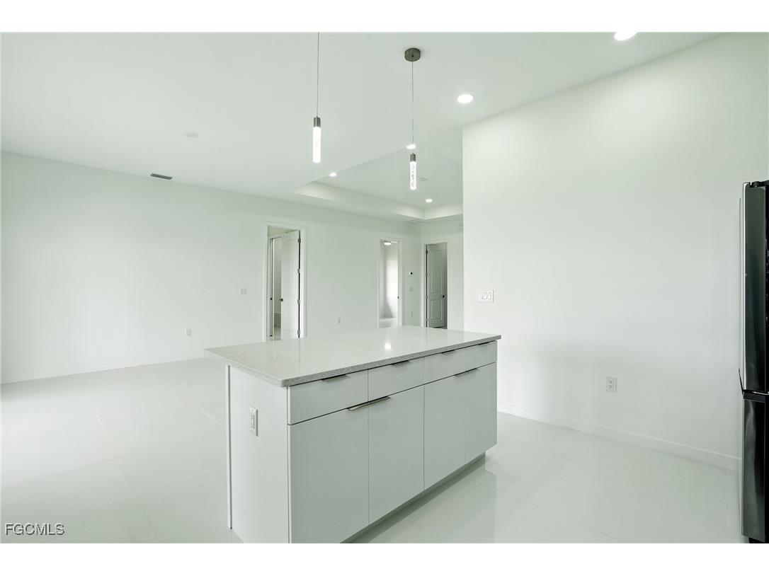 2725 Embers Parkway W Cape Coral FL 33993 2025003829 image13
