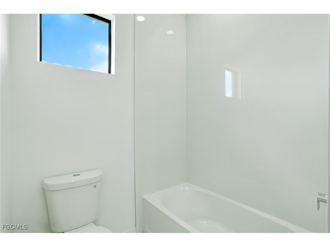 2725 Embers Parkway W Cape Coral FL 33993 2025003829 image25