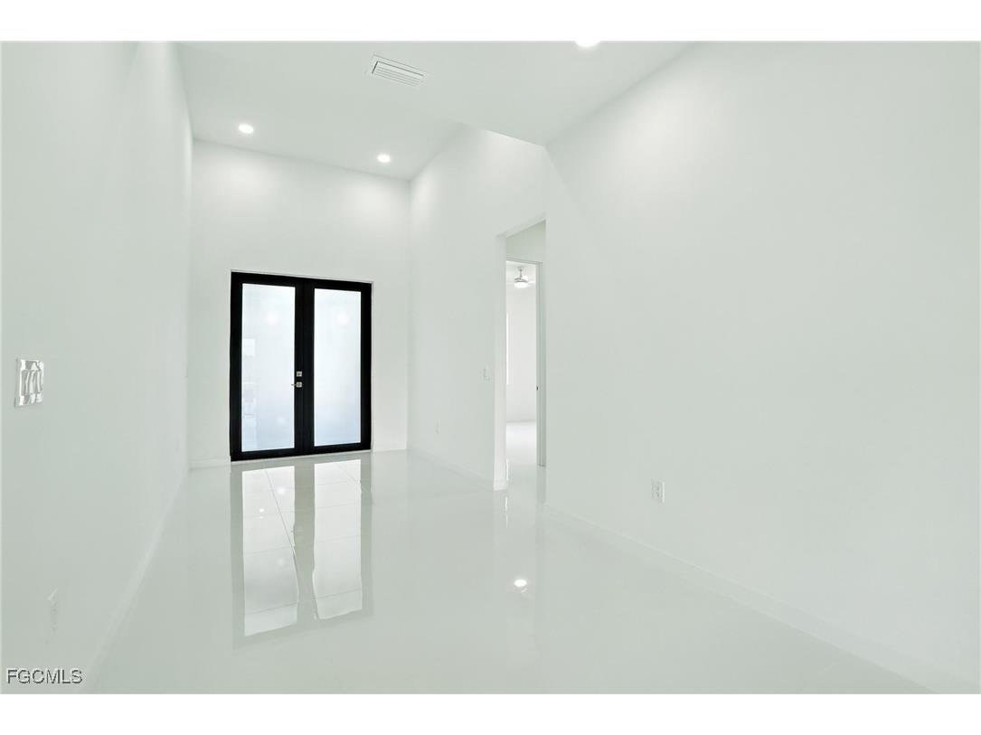 2725 Embers Parkway W Cape Coral FL 33993 2025003829 image3