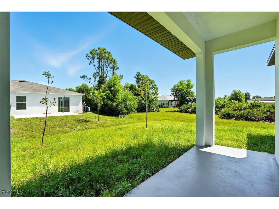 2725 Embers Parkway W Cape Coral FL 33993 2025003829 image32