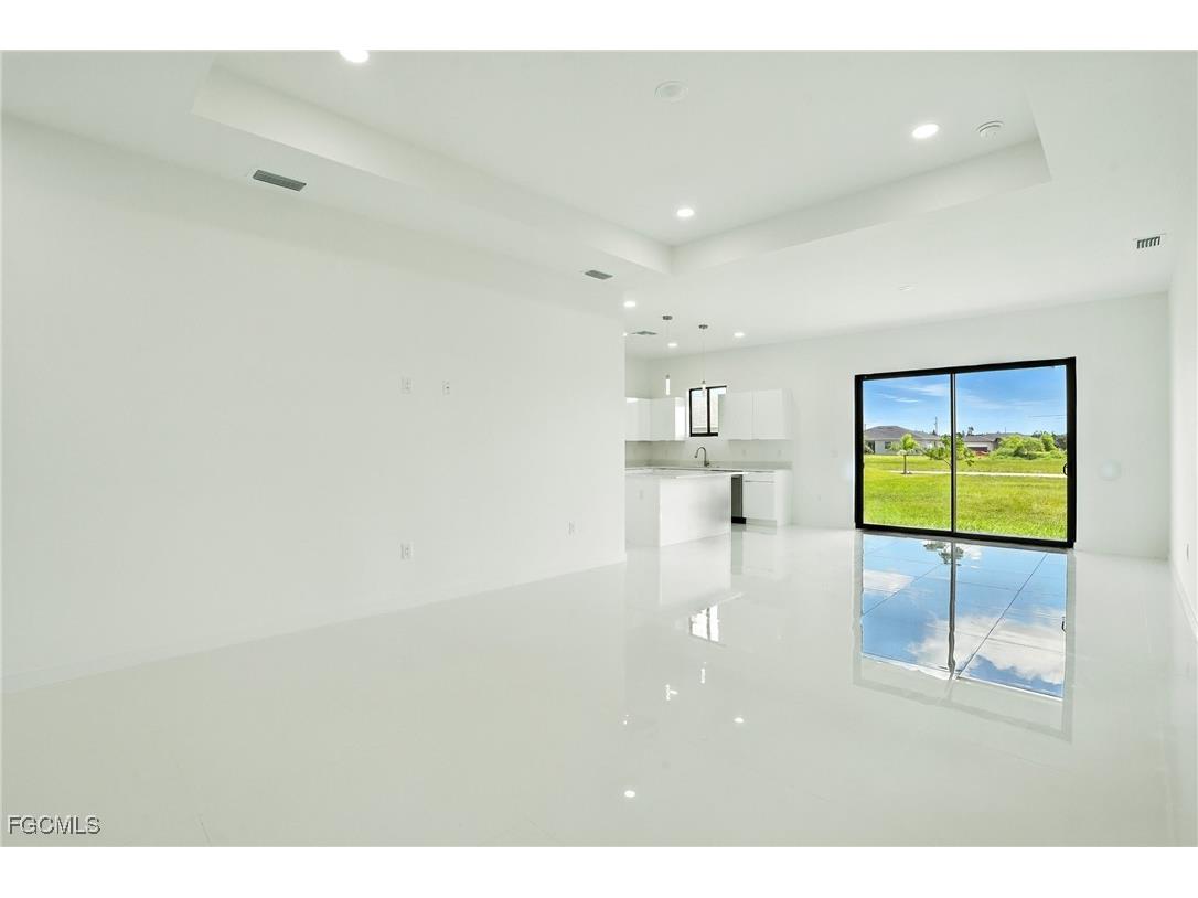 2725 Embers Parkway W Cape Coral FL 33993 2025003829 image5