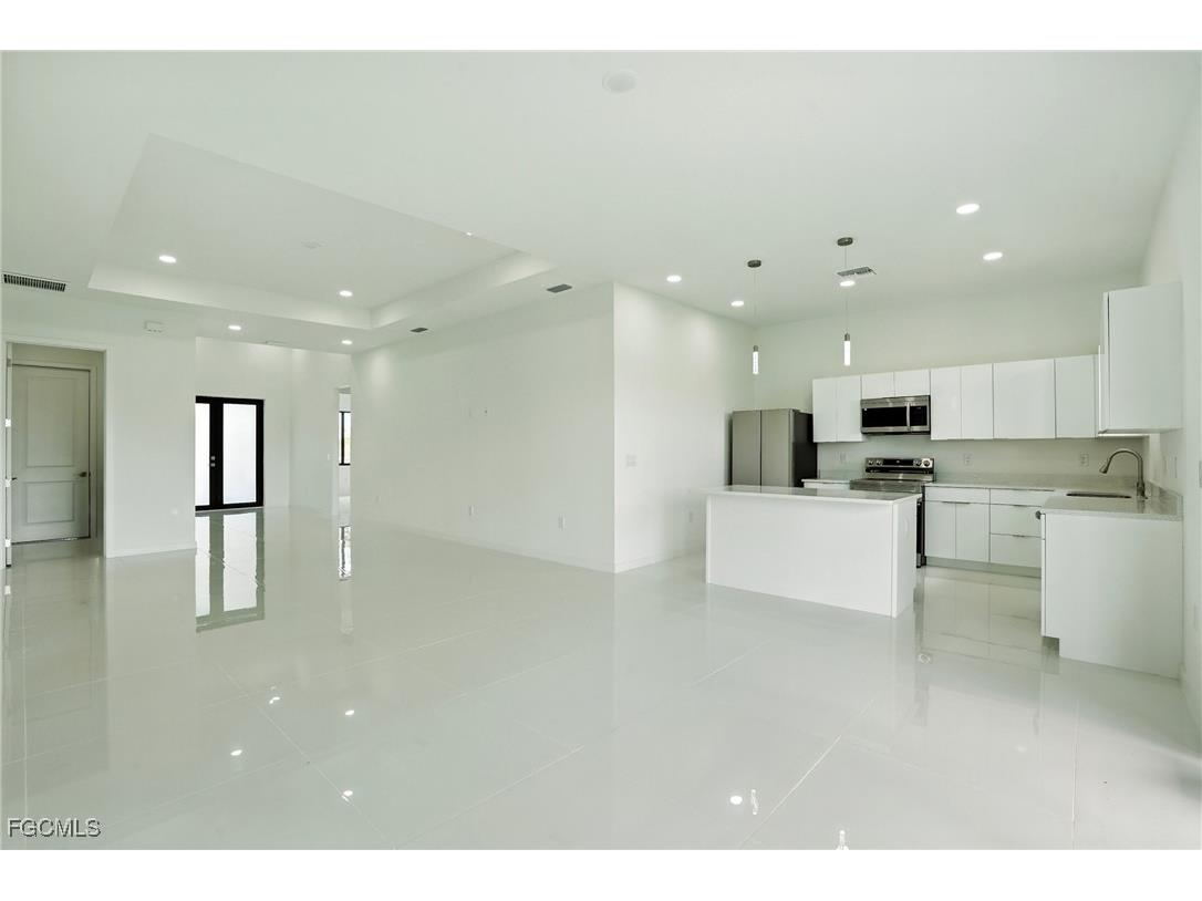 2725 Embers Parkway W Cape Coral FL 33993 2025003829 image7