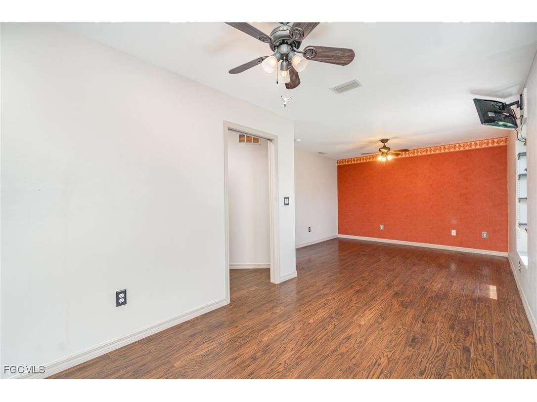 2725 SW 28th Place Cape Coral FL 33914 2025009100 image17