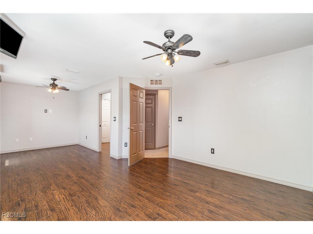 2725 SW 28th Place Cape Coral FL 33914 2025009100 image19