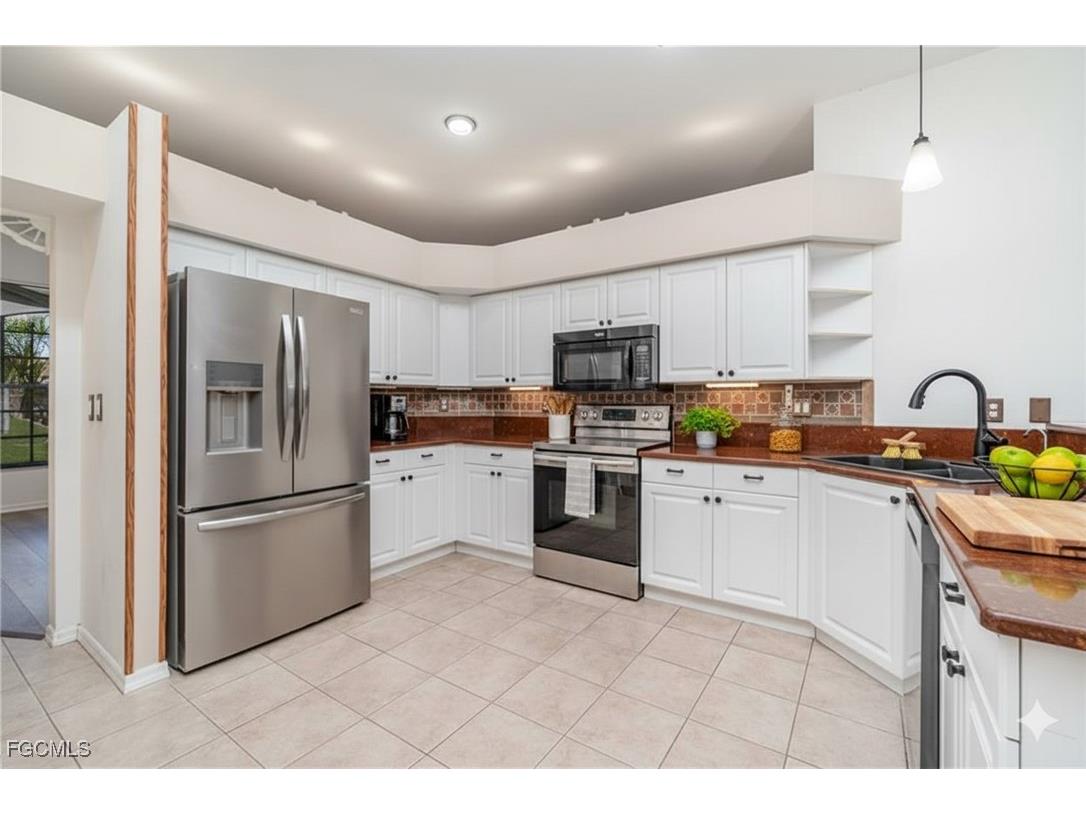 2725 SW 28th Place Cape Coral FL 33914 2025009100 image4