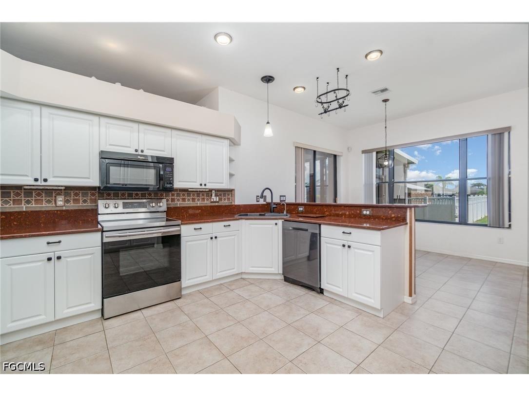 2725 SW 28th Place Cape Coral FL 33914 2026015629 image11