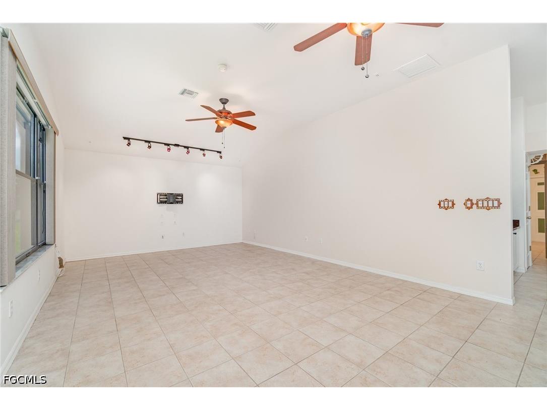 2725 SW 28th Place Cape Coral FL 33914 2026015629 image15