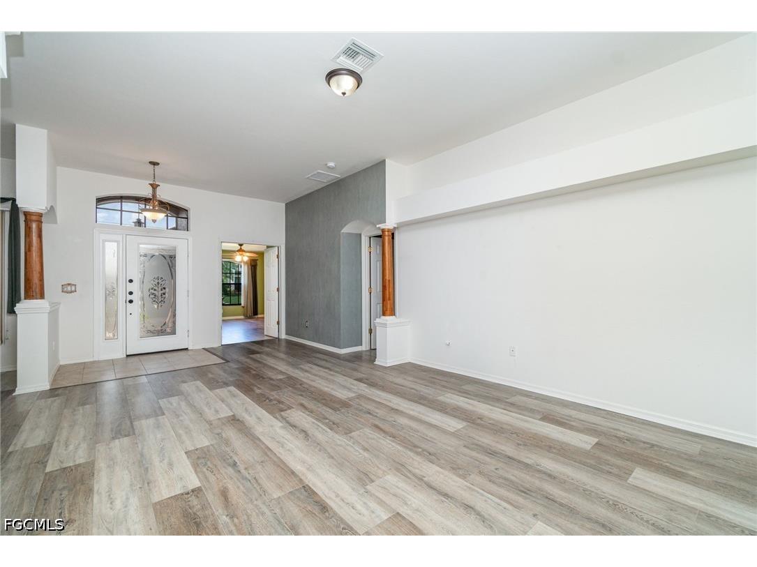 2725 SW 28th Place Cape Coral FL 33914 2026015629 image8