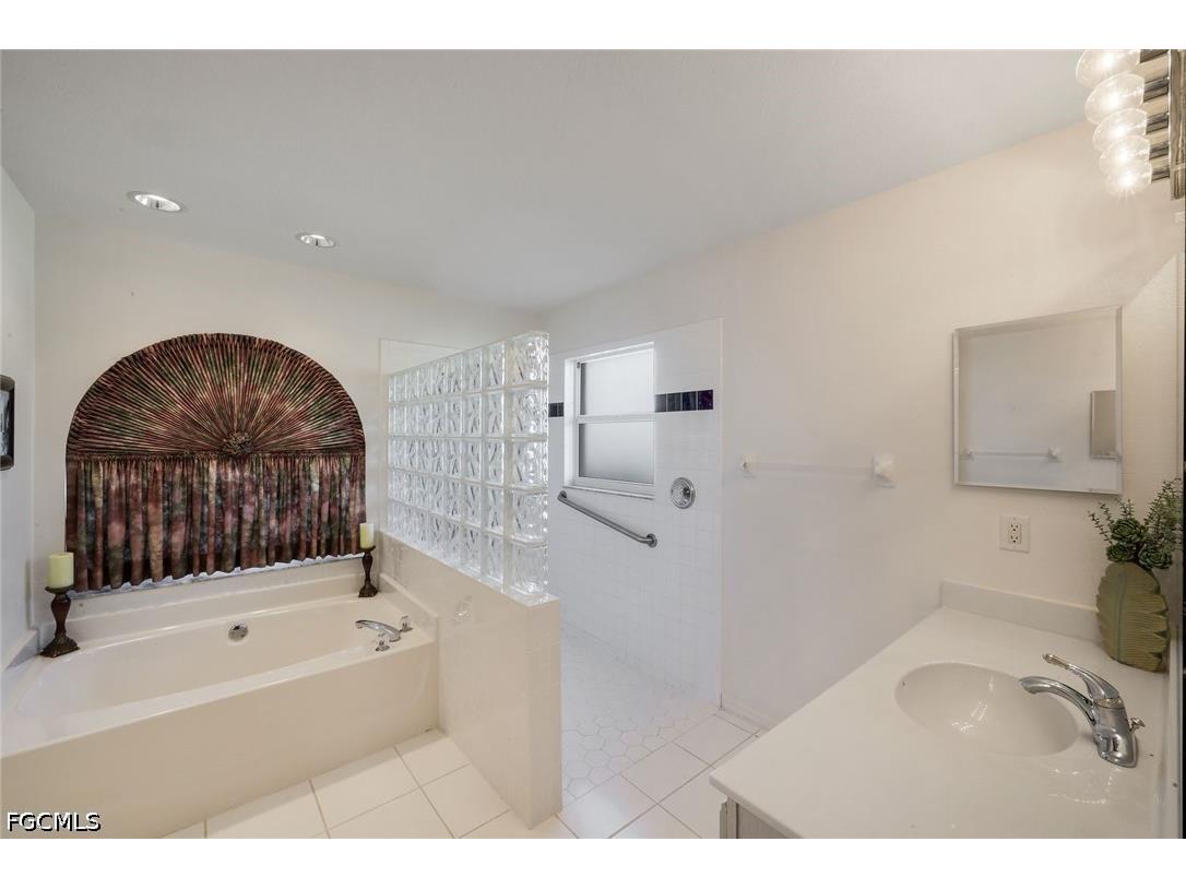 2725 SW 46th Terrace Cape Coral FL 33914 2026020689 image23