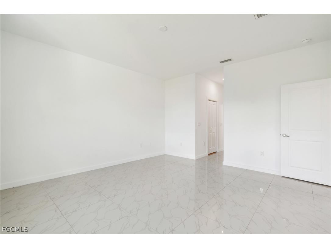 2725 SW Embers Terrace Cape Coral FL 33991 2026010327 image17
