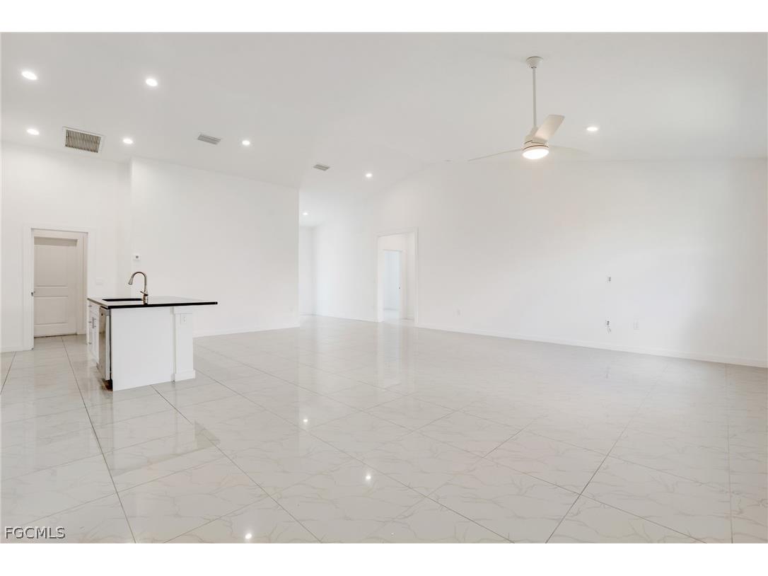 2725 SW Embers Terrace Cape Coral FL 33991 2026010327 image3