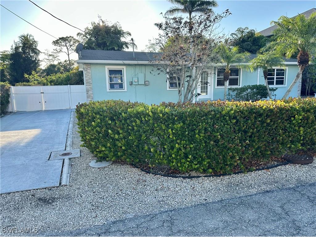 27257 Barbarosa Street Bonita Springs FL 34135 225038148 image1