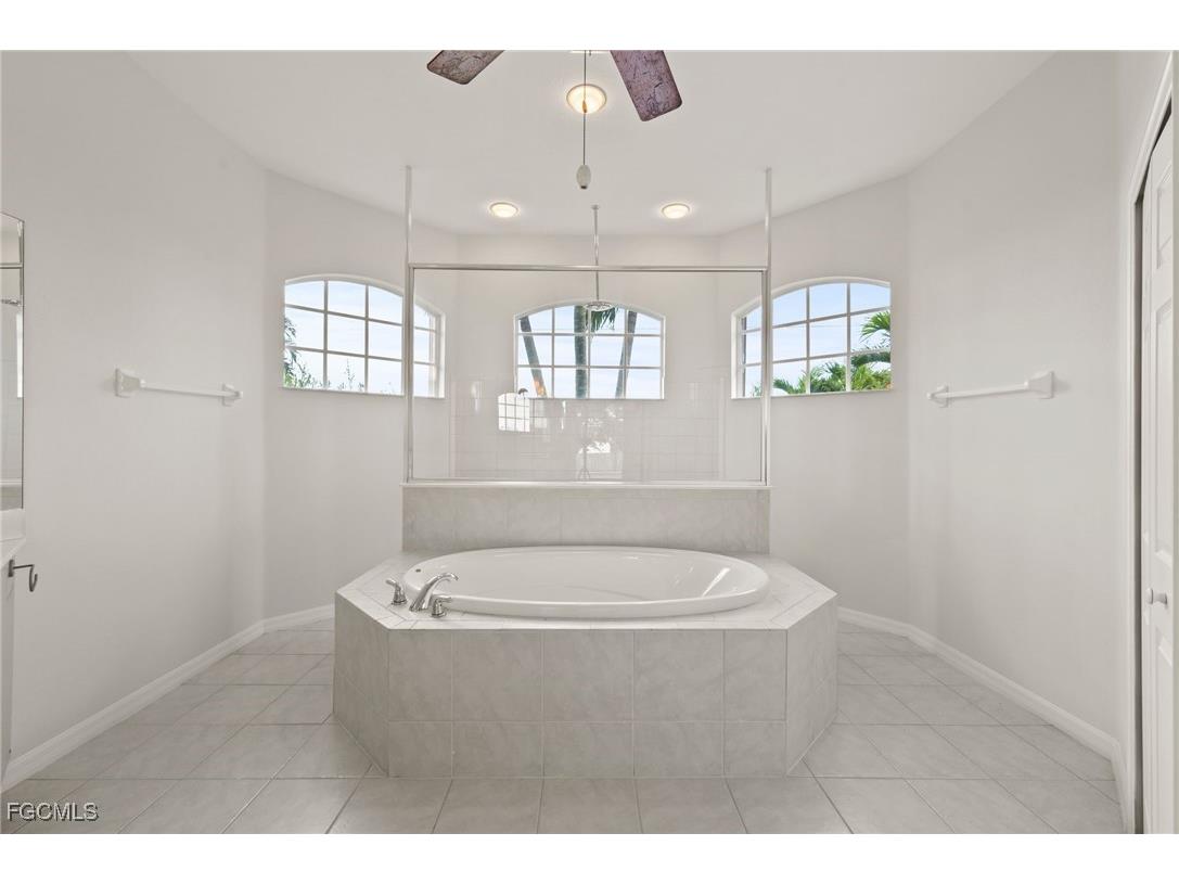 2727 NW 45th Place Cape Coral FL 33993 2025006094 image11