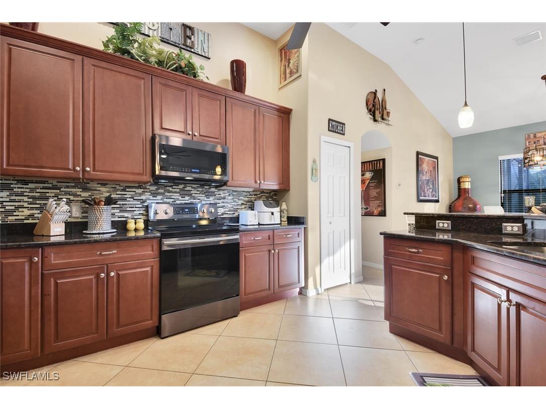 2728 Beach Parkway W Cape Coral FL 33914 225039231 image8