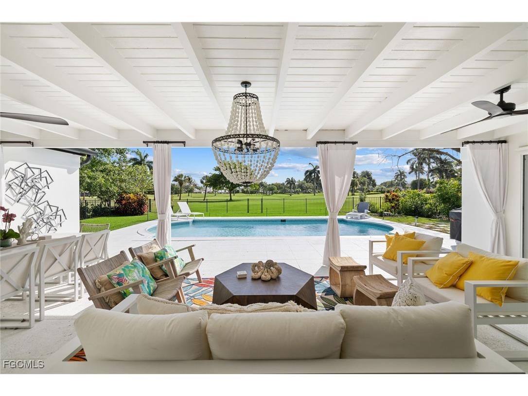 2728 Crayton Road Naples FL 34103 2025025285 image1