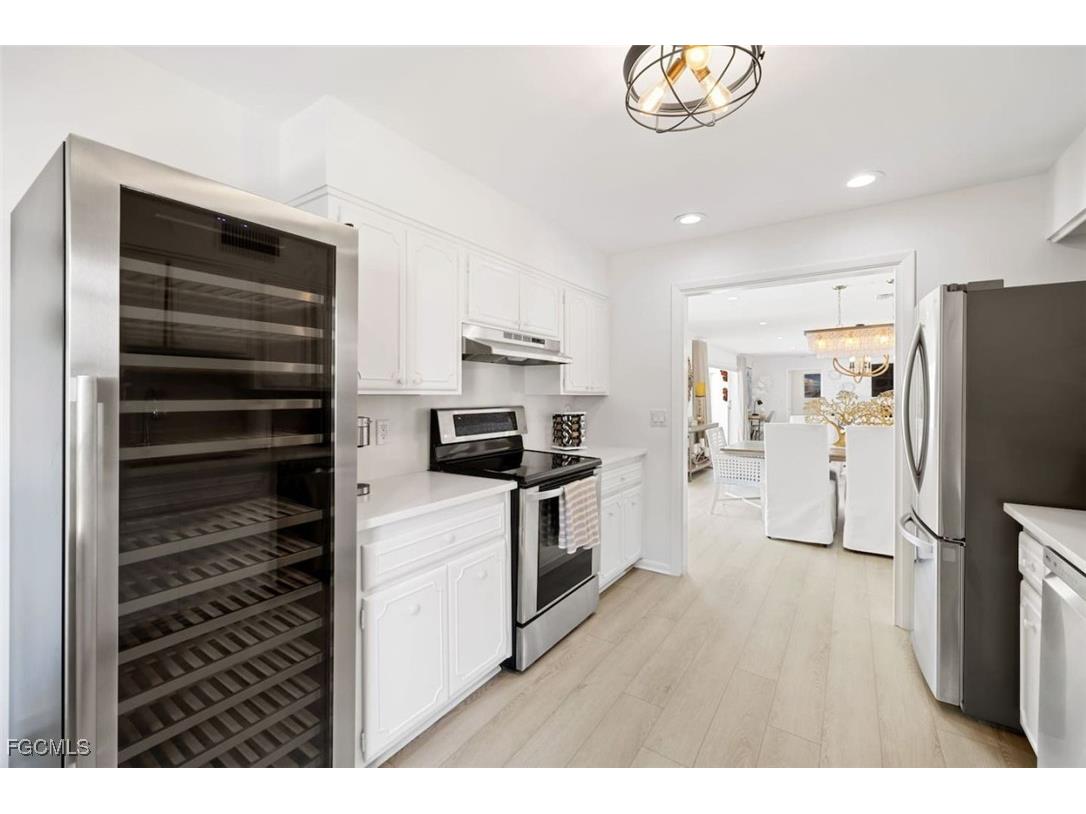 2728 Crayton Road Naples FL 34103 2025025285 image10