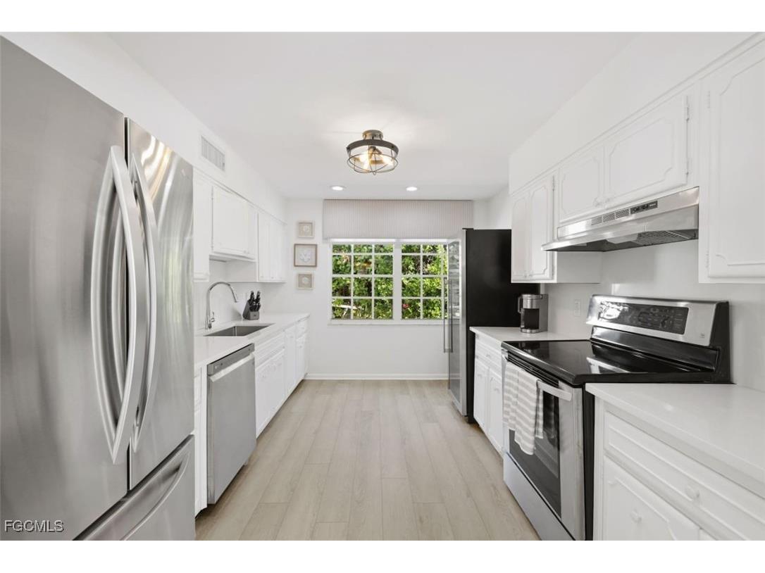 2728 Crayton Road Naples FL 34103 2025025285 image11