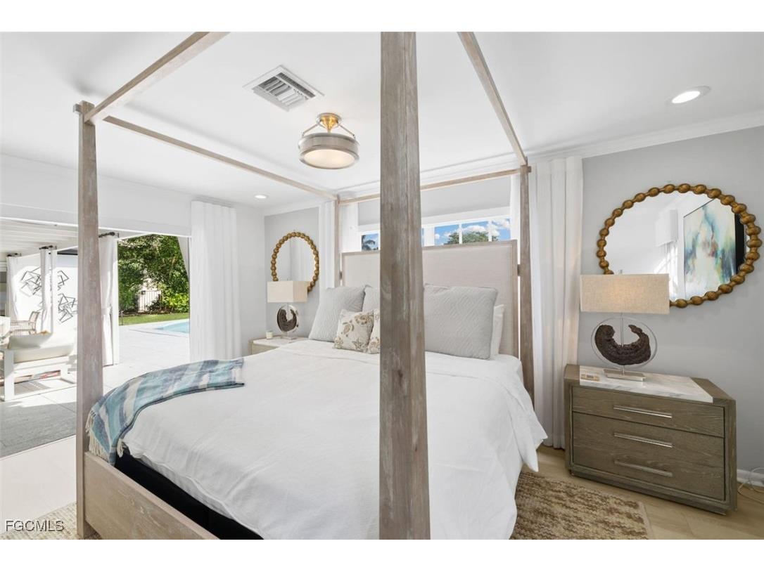 2728 Crayton Road Naples FL 34103 2025025285 image20