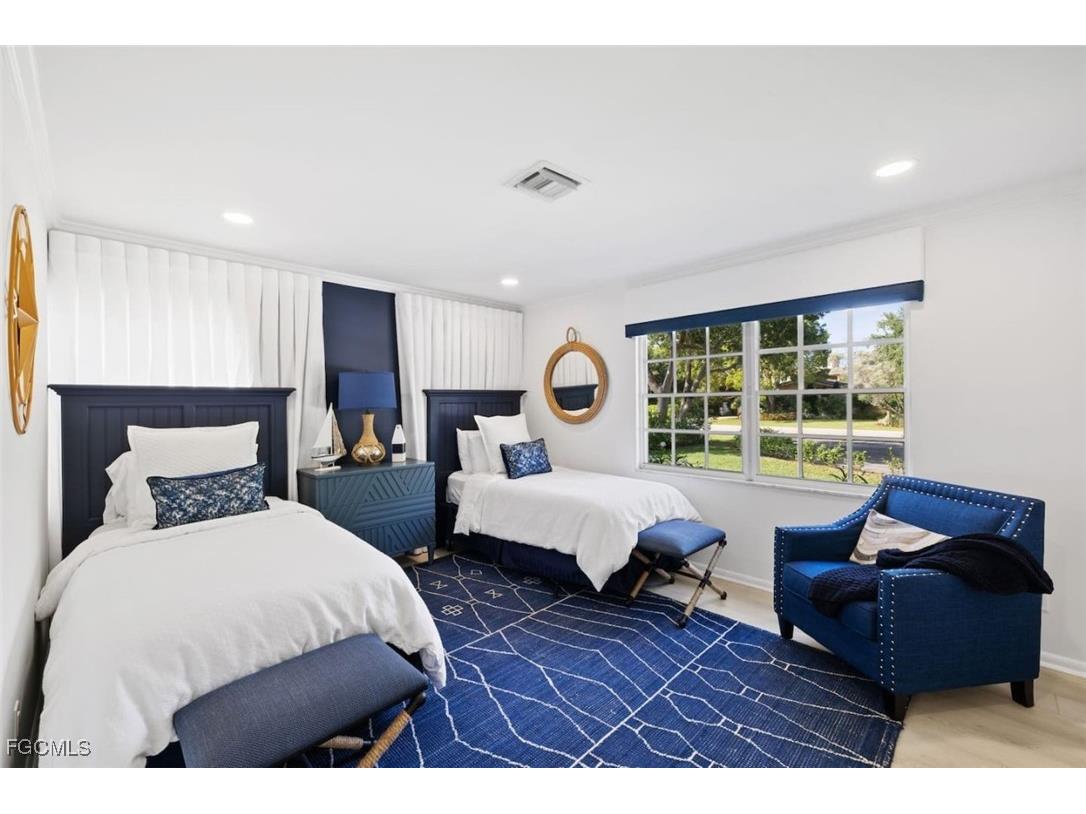 2728 Crayton Road Naples FL 34103 2025025285 image21