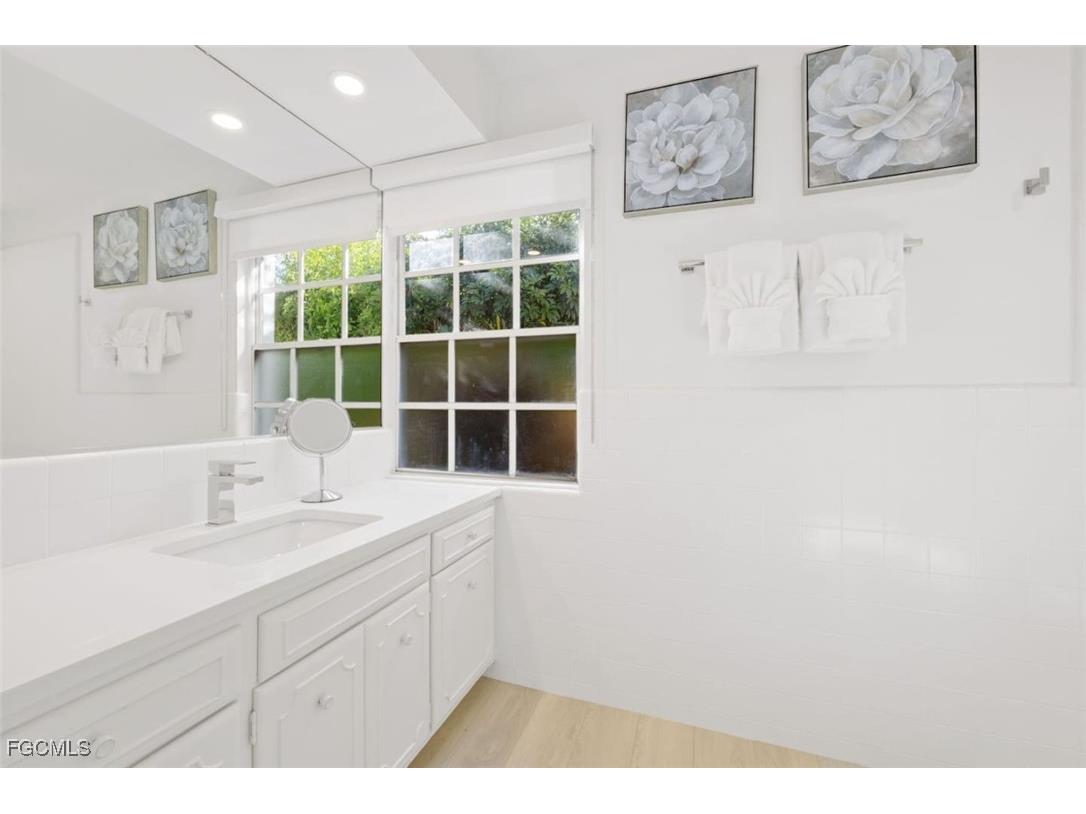2728 Crayton Road Naples FL 34103 2025025285 image26