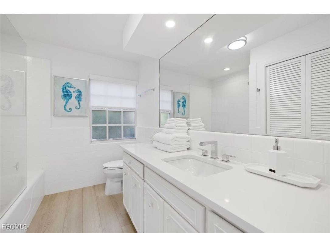 2728 Crayton Road Naples FL 34103 2025025285 image30