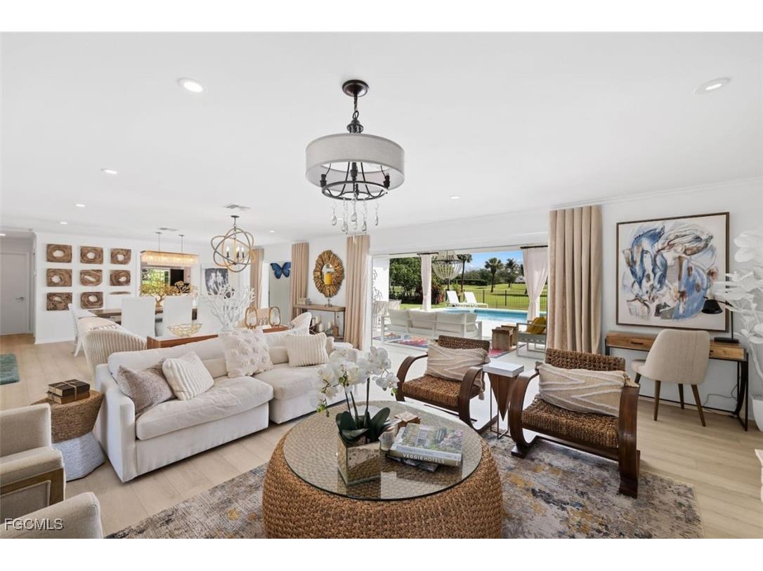 2728 Crayton Road Naples FL 34103 2025025285 image5