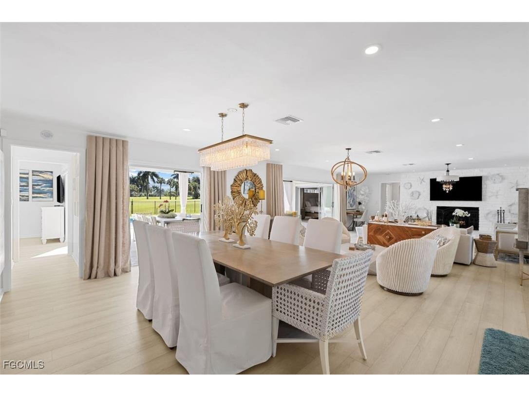 2728 Crayton Road Naples FL 34103 2025025285 image7