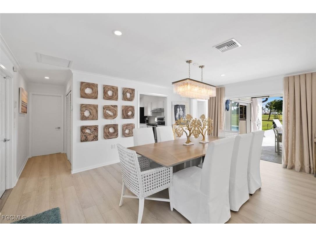 2728 Crayton Road Naples FL 34103 2025025285 image8