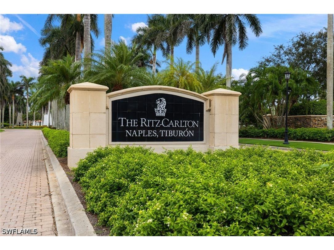 2728 Tiburon Boulevard E #401 Naples FL 34109 226023566 image1