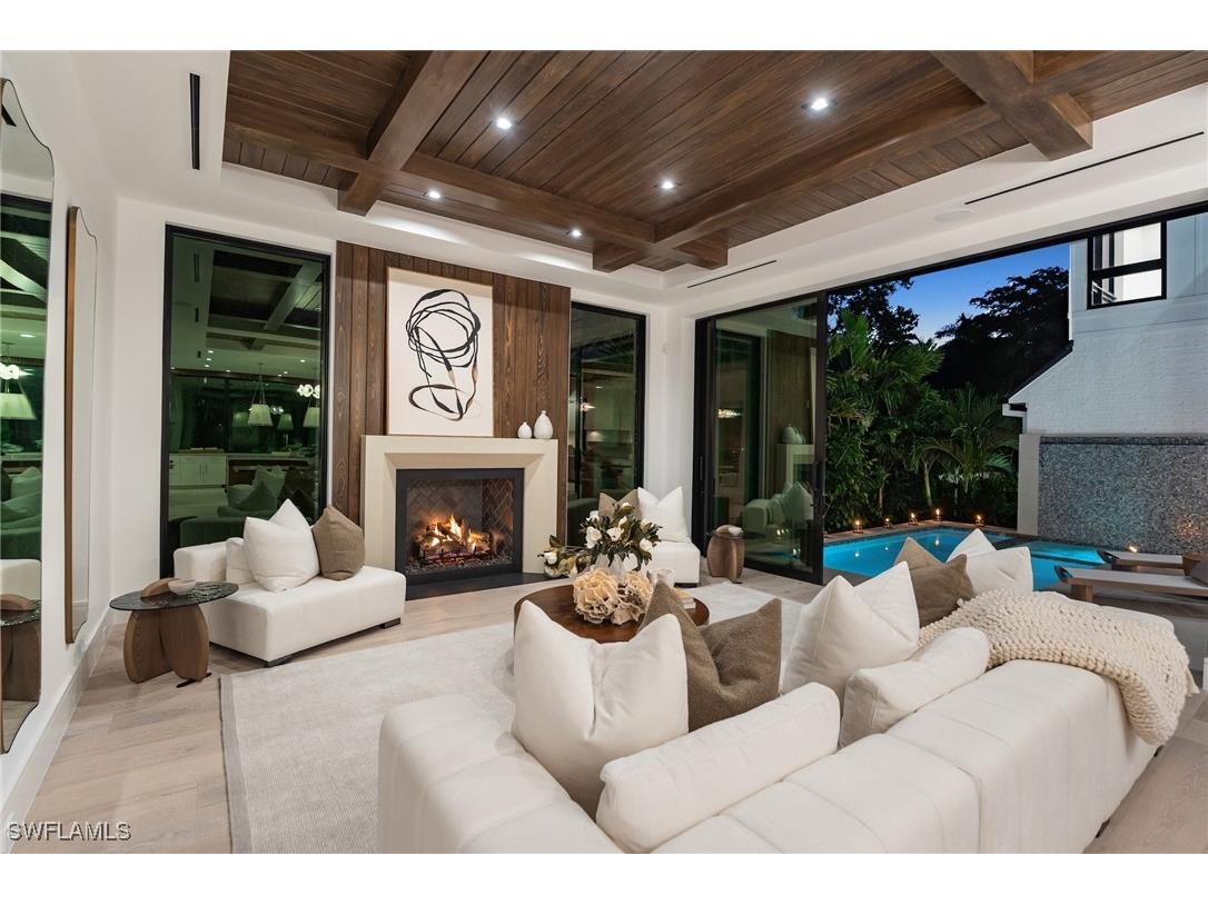 273 10th Avenue S Naples FL 34102 225068377 image1