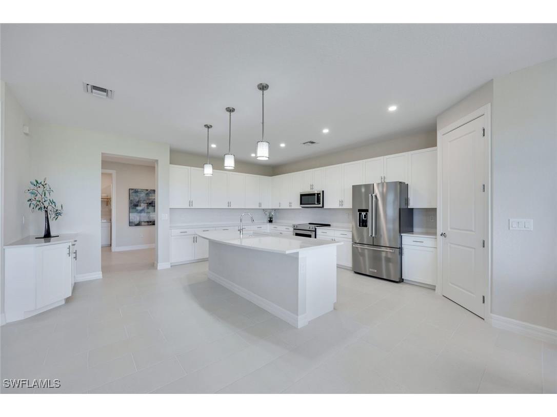 273 Indies Drive E #202 Naples FL 34114 225028459 image9