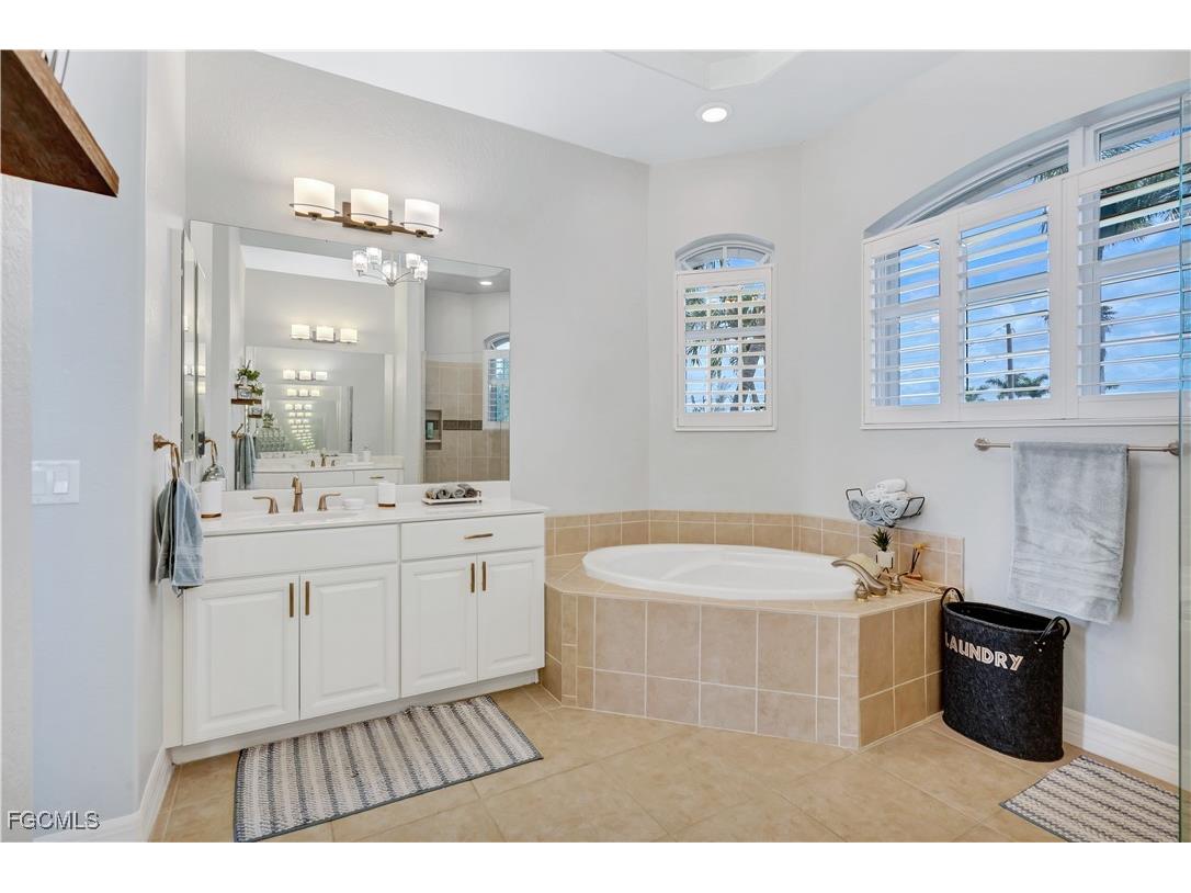 2730 NW 42nd Place Cape Coral FL 33993 2025020760 image19