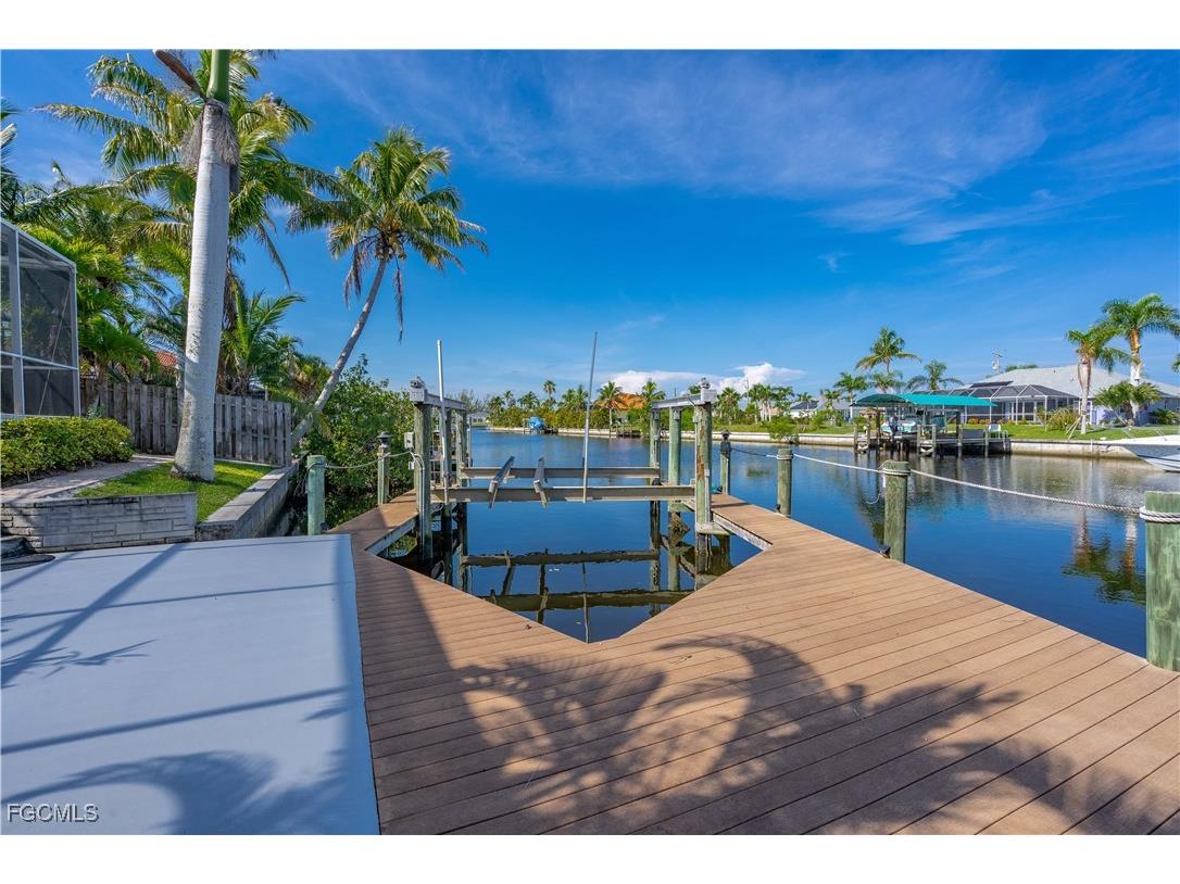 2730 NW 42nd Place Cape Coral FL 33993 2025020760 image35