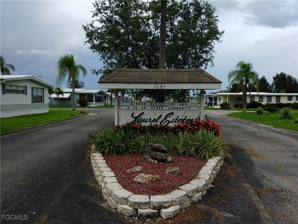 2731 Breezewood Drive North Fort Myers FL 33917 2025006540 image18